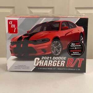 New 1/25 2021 Dodge Charger R/T Model Kit Factory Sealed